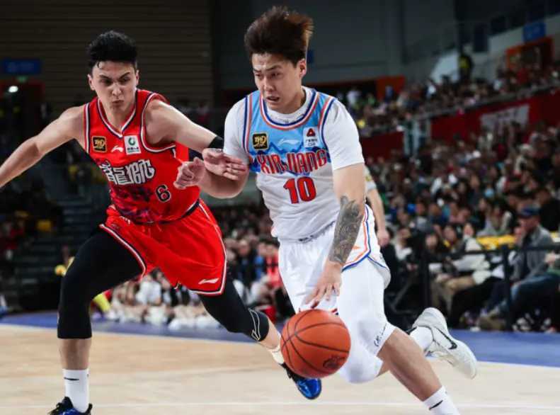 九游体育app-出色发挥首场状态出色，公牛观众沸腾！，费德勒重返赛场上演精彩一战(有人辞官归故里原文)