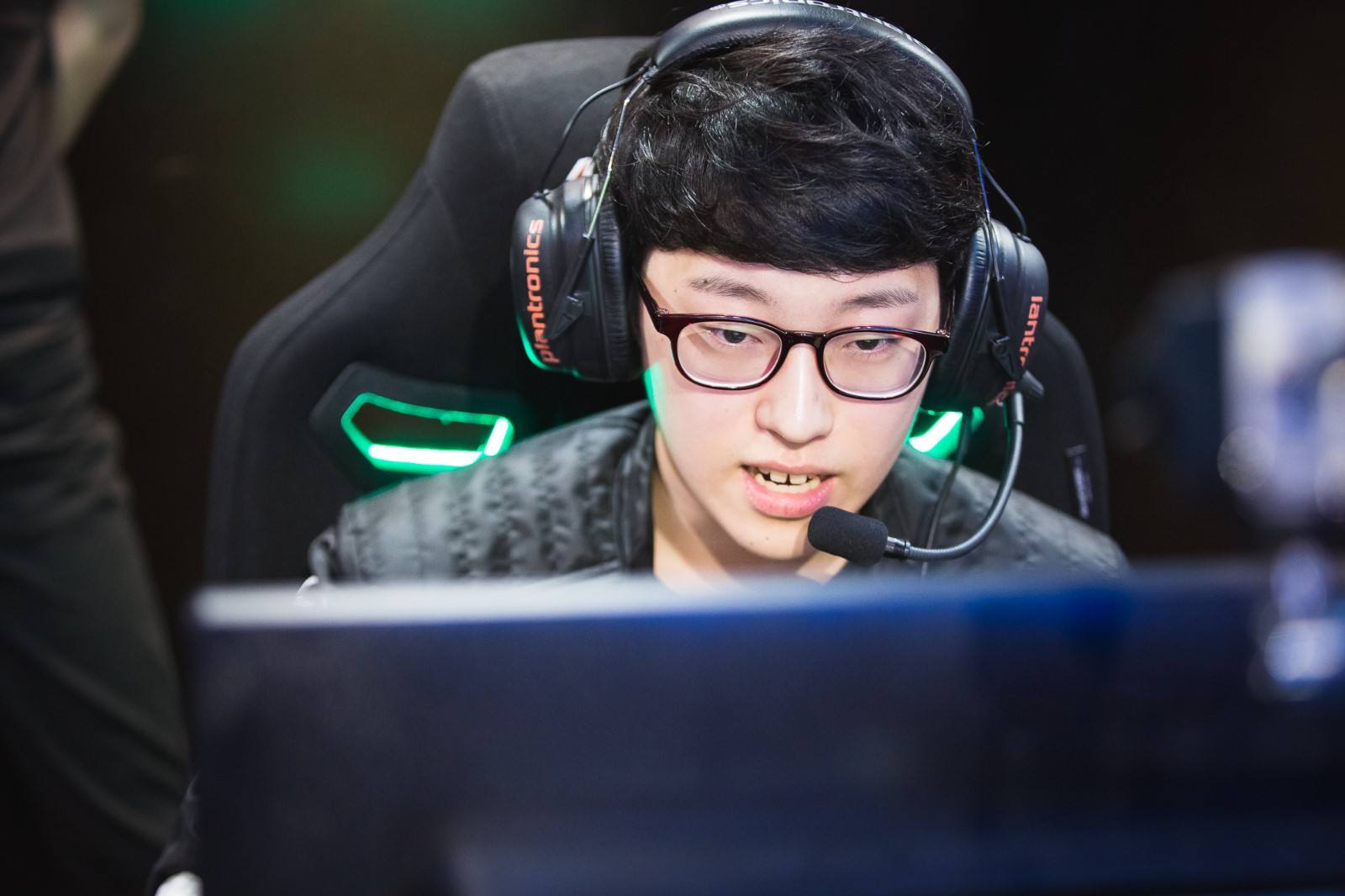 九游娱乐-cpupwr1和pwr2必须全部接上吗