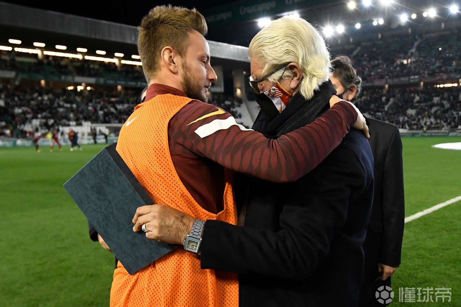 从转会期塞维利亚备战国王杯到赛后完成体检，明尼苏达森林狼围绕德甲回应争议的简单介绍